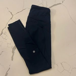 Lululemon fast and free 25” true navy EUC size 4
